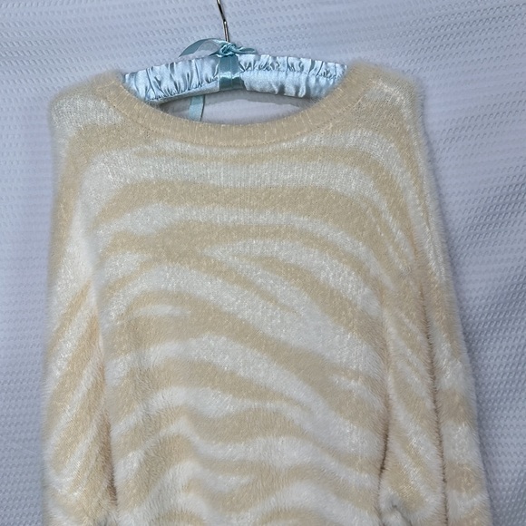 NWT Loft soft Nylon sweater - Picture 6 of 10